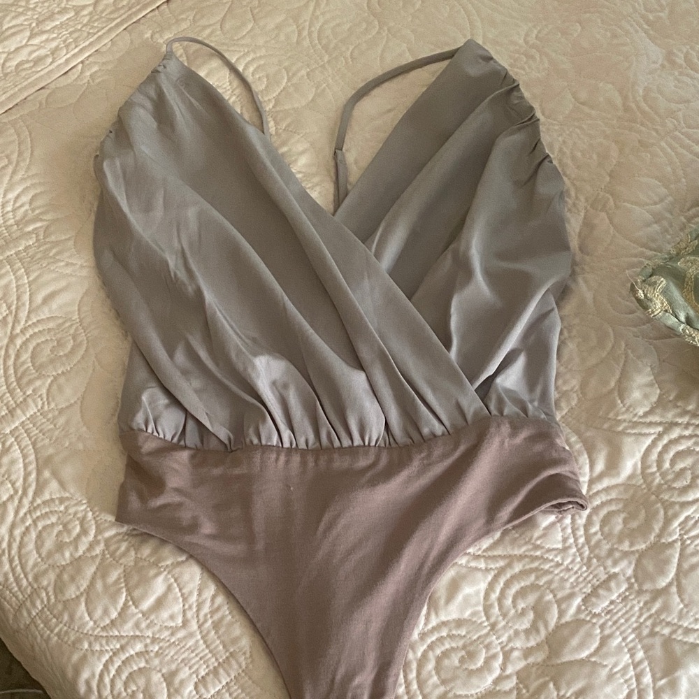 ANGL Gray and Taupe Bodysuit - Small🌟